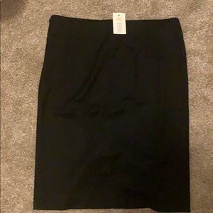 INTERMIX black skirt. Model BEA NWT